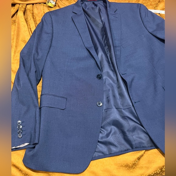 Men’s suit - Picture 1 of 7
